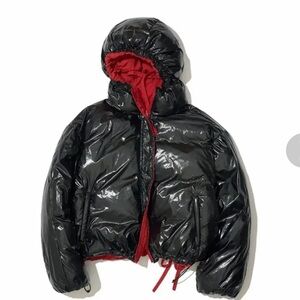 Like-new Partimento puffer. Reversible! Red and shiny black.
